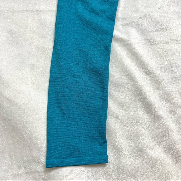 Fabletics Teal Stretchy Leggings with Phone Pocket - Picture 6 of 7